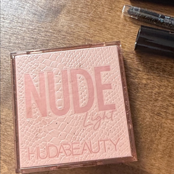 Makeup bundle - Picture 2 of 8